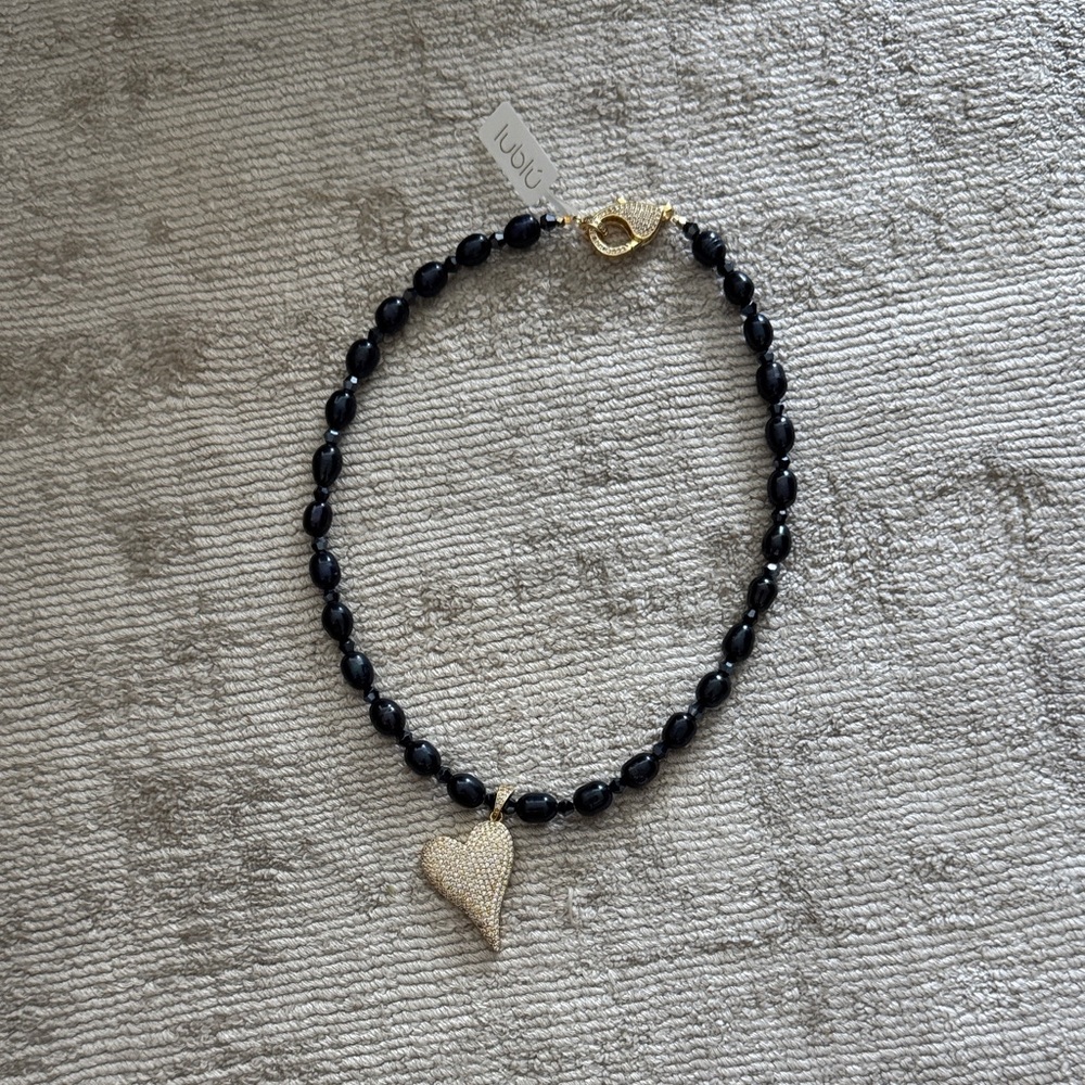 Elegant dark blue pearls Necklace with Heart Pendant